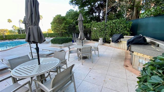 2901 S Bayshore Dr 2H, Miami, FL 33133