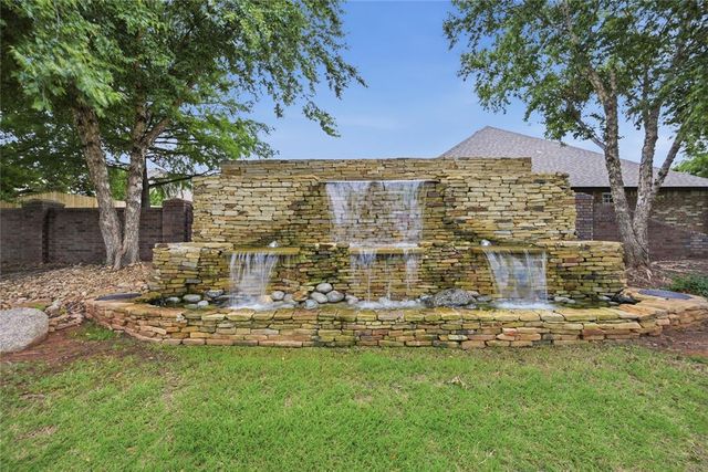 10812 NW 34th Street, Yukon, OK 73099