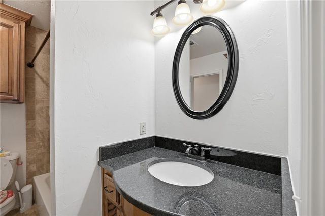 10812 NW 34th Street, Yukon, OK 73099