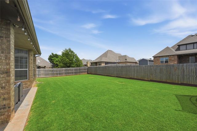 10812 NW 34th Street, Yukon, OK 73099