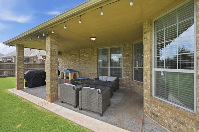 10812 NW 34th Street, Yukon, OK 73099