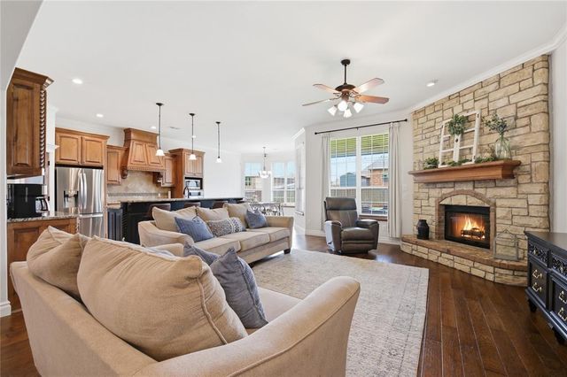 10812 NW 34th Street, Yukon, OK 73099