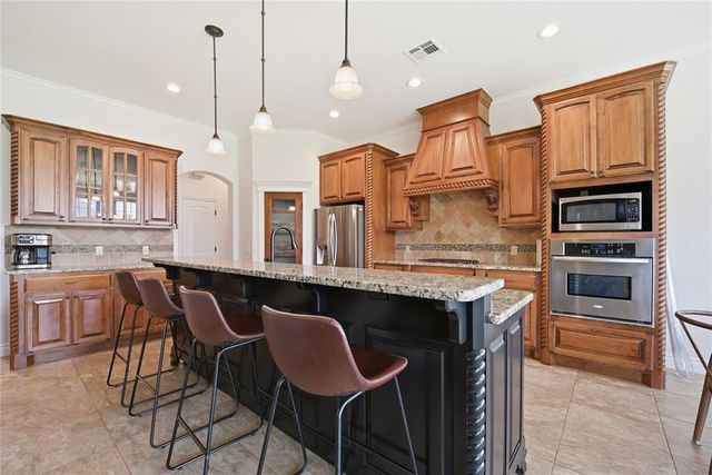10812 NW 34th Street, Yukon, OK 73099