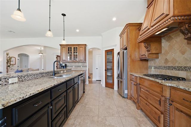 10812 NW 34th Street, Yukon, OK 73099