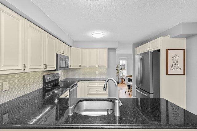 3 Strathmore Shire Dr A, Uxbridge, MA 01569