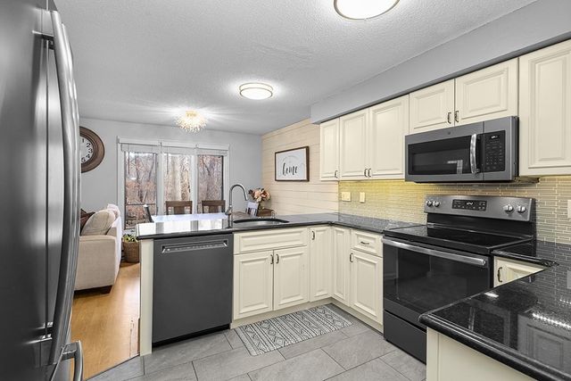 3 Strathmore Shire Dr A, Uxbridge, MA 01569