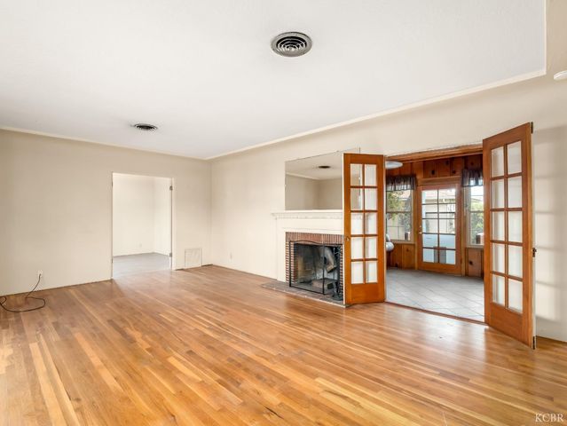 403 W Grangeville Boulevard, Hanford, CA 93230