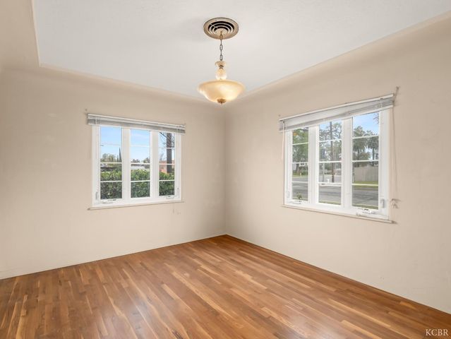 403 W Grangeville Boulevard, Hanford, CA 93230