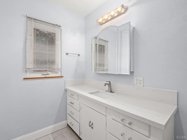 403 W Grangeville Boulevard, Hanford, CA 93230