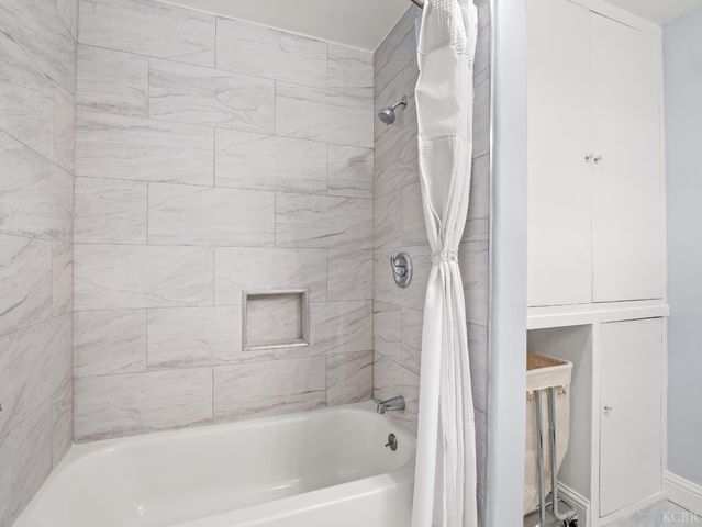 403 W Grangeville Boulevard, Hanford, CA 93230