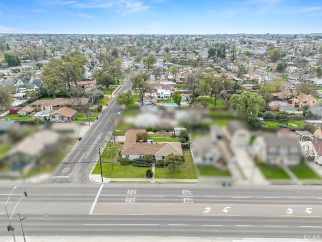 403 W Grangeville Boulevard, Hanford, CA 93230