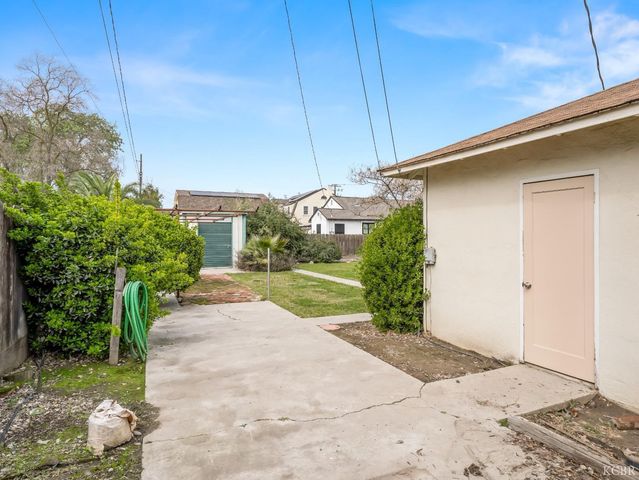 403 W Grangeville Boulevard, Hanford, CA 93230