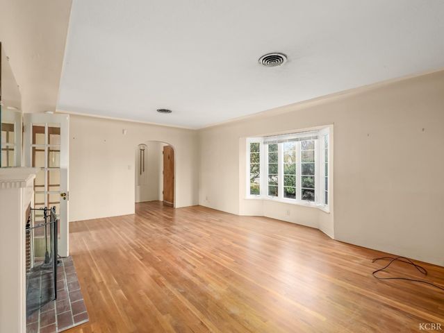 403 W Grangeville Boulevard, Hanford, CA 93230