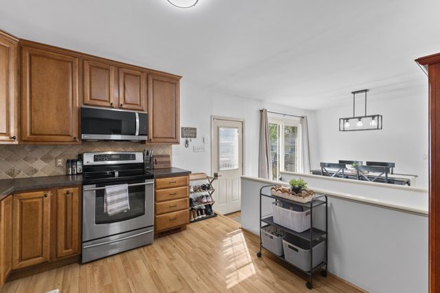 10143 Cottonwood Street NW, Coon Rapids, MN 55448