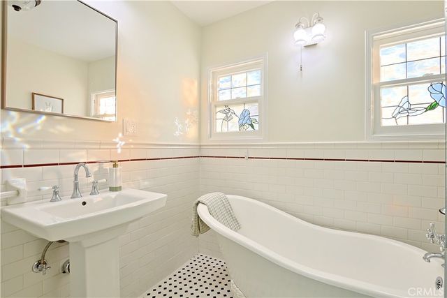 127 S Redwood Avenue, Brea, CA 92821