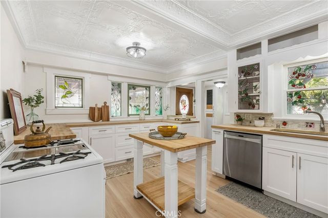 127 S Redwood Avenue, Brea, CA 92821