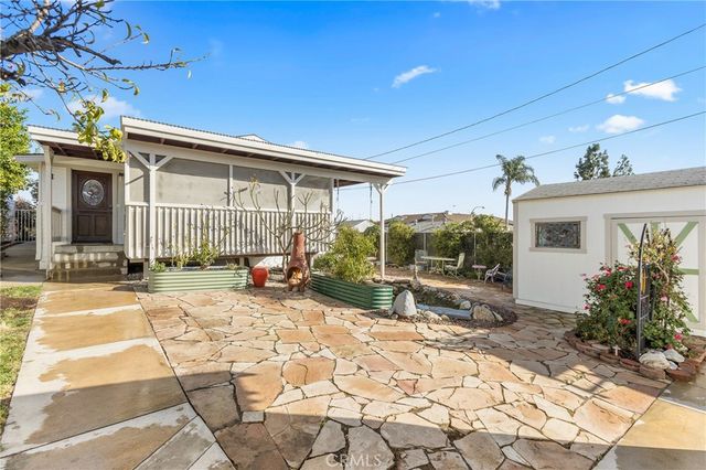 127 S Redwood Avenue, Brea, CA 92821