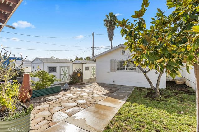 127 S Redwood Avenue, Brea, CA 92821
