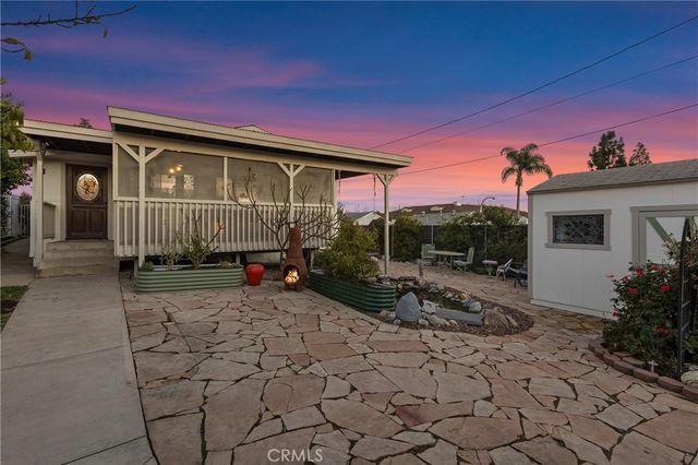 127 S Redwood Avenue, Brea, CA 92821