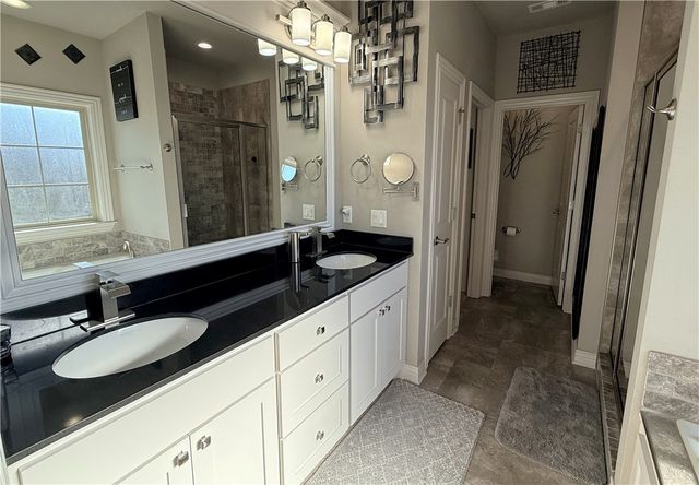 18317 Astor Drive, Fayetteville, AR 72704