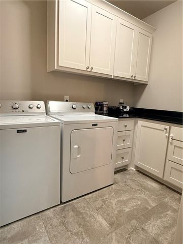 18317 Astor Drive, Fayetteville, AR 72704