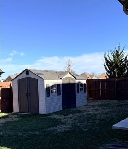 18317 Astor Drive, Fayetteville, AR 72704