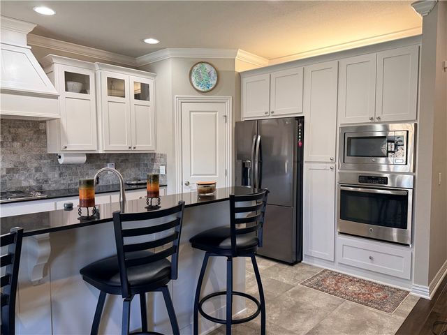 18317 Astor Drive, Fayetteville, AR 72704