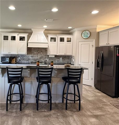 18317 Astor Drive, Fayetteville, AR 72704