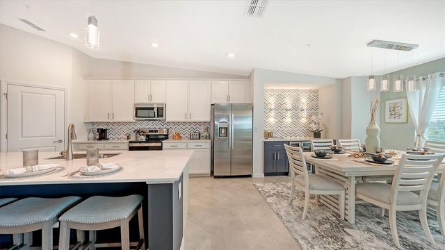 12550 GALAPAGOS COURT 206, Venice, FL 34293