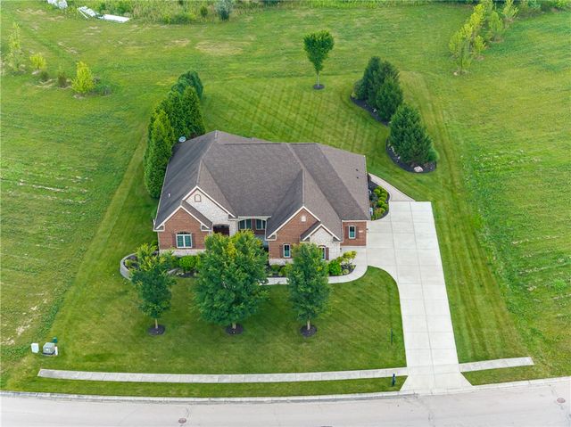 2722 Scarborough Place, Beavercreek Twp, OH 45385