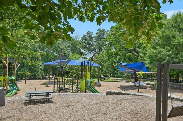4036 Hazel Nut Lake NE, Atlanta, GA 30342