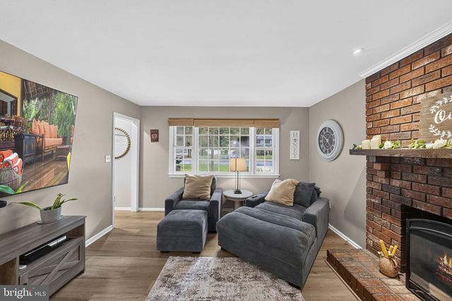 11 RIVERVIEW DR, Ewing, NJ 08628