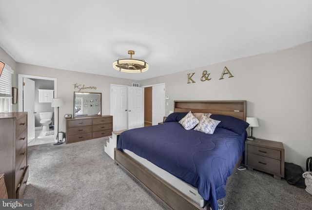 11 RIVERVIEW DR, Ewing, NJ 08628