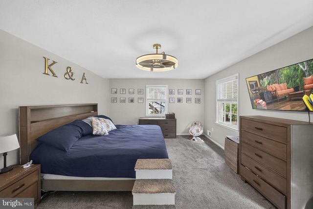 11 RIVERVIEW DR, Ewing, NJ 08628