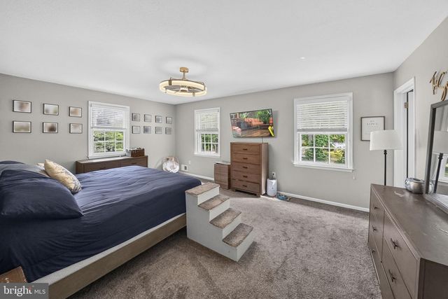 11 RIVERVIEW DR, Ewing, NJ 08628