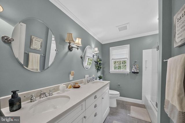 11 RIVERVIEW DR, Ewing, NJ 08628