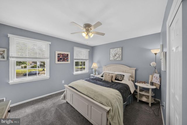 11 RIVERVIEW DR, Ewing, NJ 08628