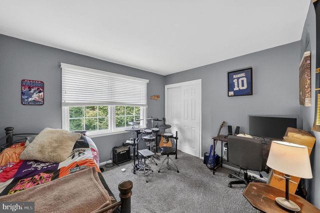 11 RIVERVIEW DR, Ewing, NJ 08628