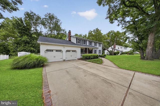 11 RIVERVIEW DR, Ewing, NJ 08628