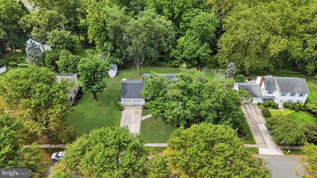 11 RIVERVIEW DR, Ewing, NJ 08628