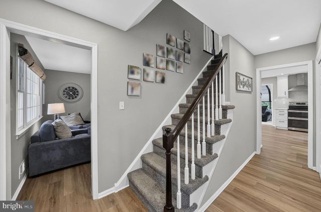 11 RIVERVIEW DR, Ewing, NJ 08628