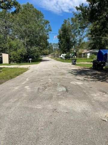 25606 Waterland Drive, Huffman, TX 77336