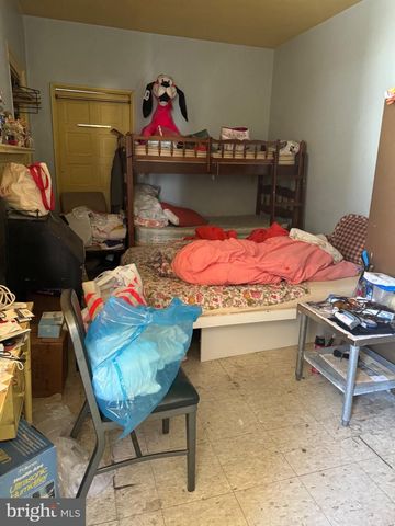 332 N 10TH ST, Philadelphia, PA 19107