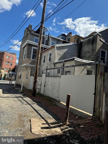 332 N 10TH ST, Philadelphia, PA 19107