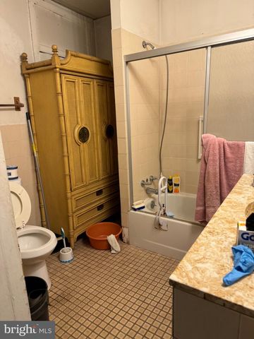 332 N 10TH ST, Philadelphia, PA 19107