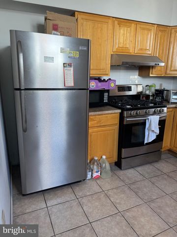 332 N 10TH ST, Philadelphia, PA 19107