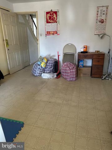 332 N 10TH ST, Philadelphia, PA 19107