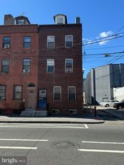 332 N 10TH ST, Philadelphia, PA 19107