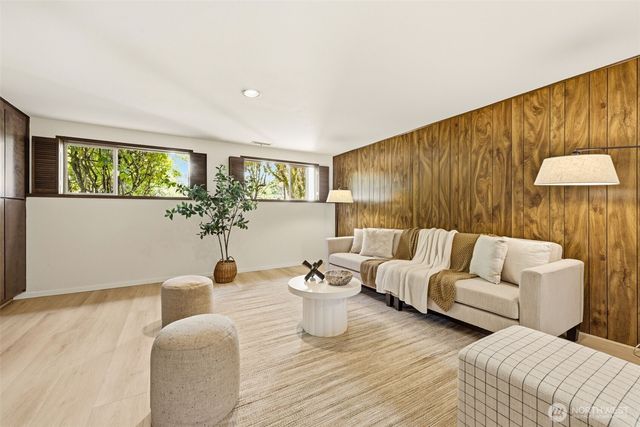 19906 83rd Place W, Edmonds, WA 98026