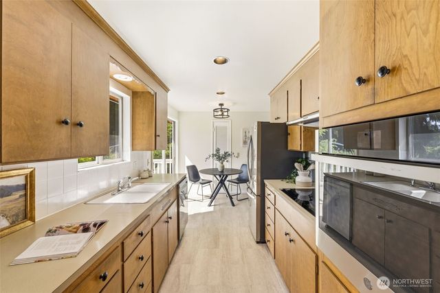 19906 83rd Place W, Edmonds, WA 98026